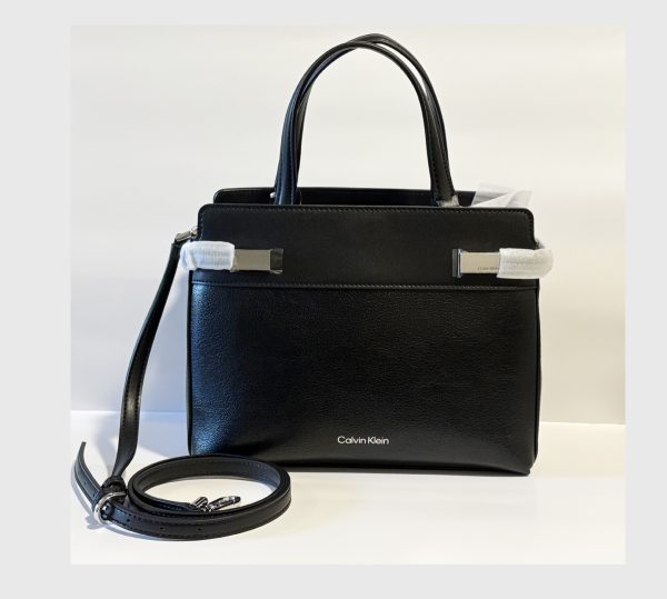 Calvin Klein bolso mediano color negro