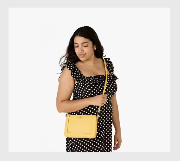 Kate Spade bolso cross body pequeño color amarillo - Imagen 2