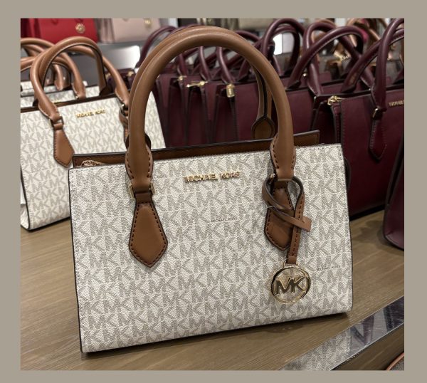 Michael Kors Bolso pequeño color beige y café